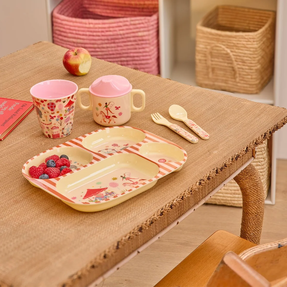 Rice Melamin Kinderteller mit 4 Fächer 'Fun Fair' Pink - Online MY SNOWFLAKE