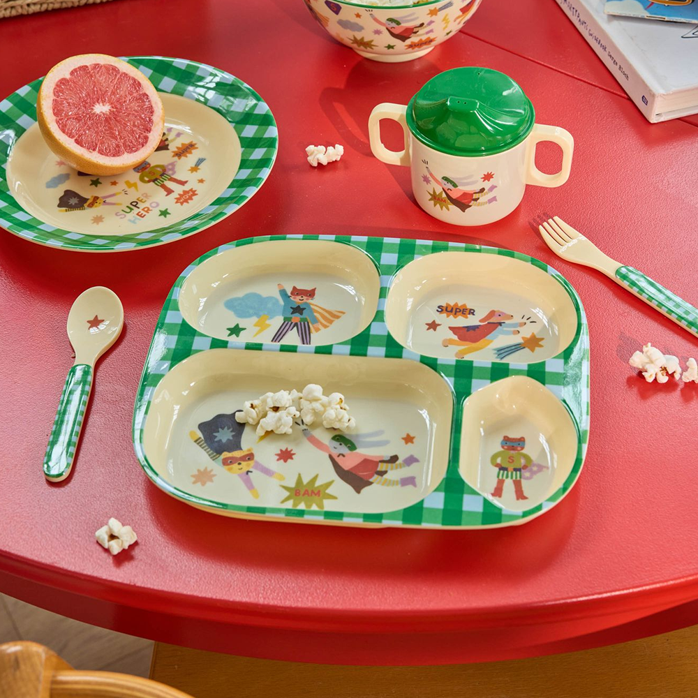 Rice Melamin Kinderteller mit 4 Fächer 'Hero' Green - Online MY SNOWFLAKE