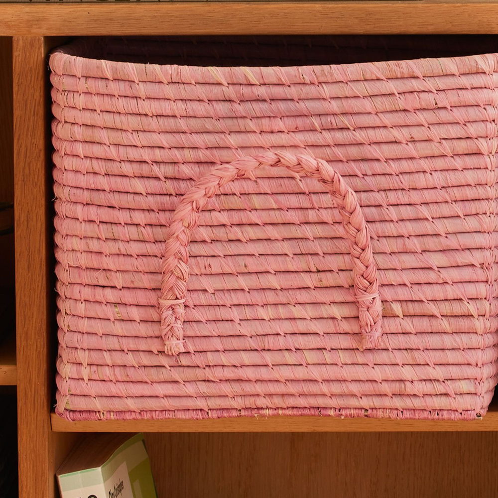 Rice rechteckiger Aufbewahrungskorb mit Griffen 'Raffia' Soft Pink