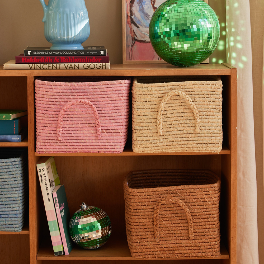 Rice rechteckiger Aufbewahrungskorb mit Griffen 'Raffia' Soft Pink