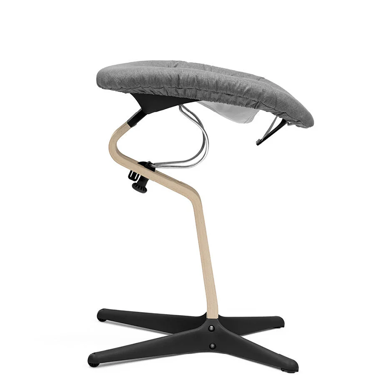 Stokke®  Nomi Hochstuhl Babyaufsatz & Matratzenbezug Black /Grey Sand