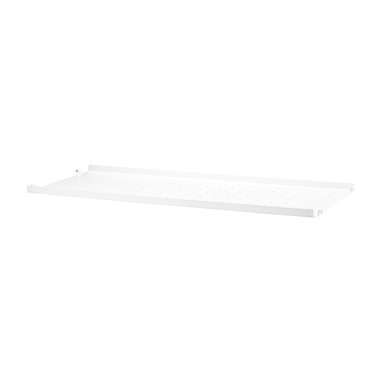 Regalboden mit Löchern in Weiss um Haken einzuhängen von String Furniture. 