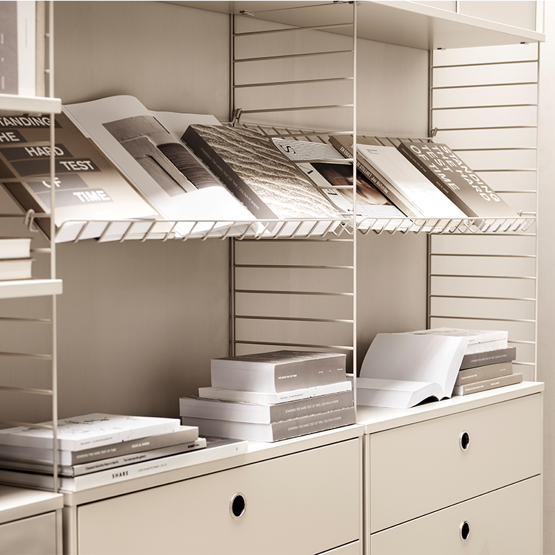 String Furniture Porte-revues 'System' 78x30 cm métal beige