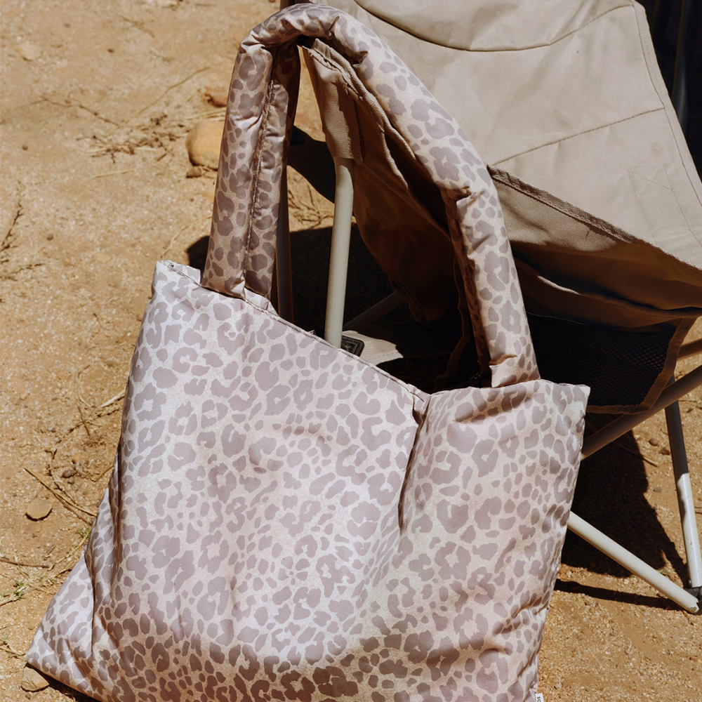 Studio Noos  Tragetasche 'Puffy Mom Bag' Beige Leopard