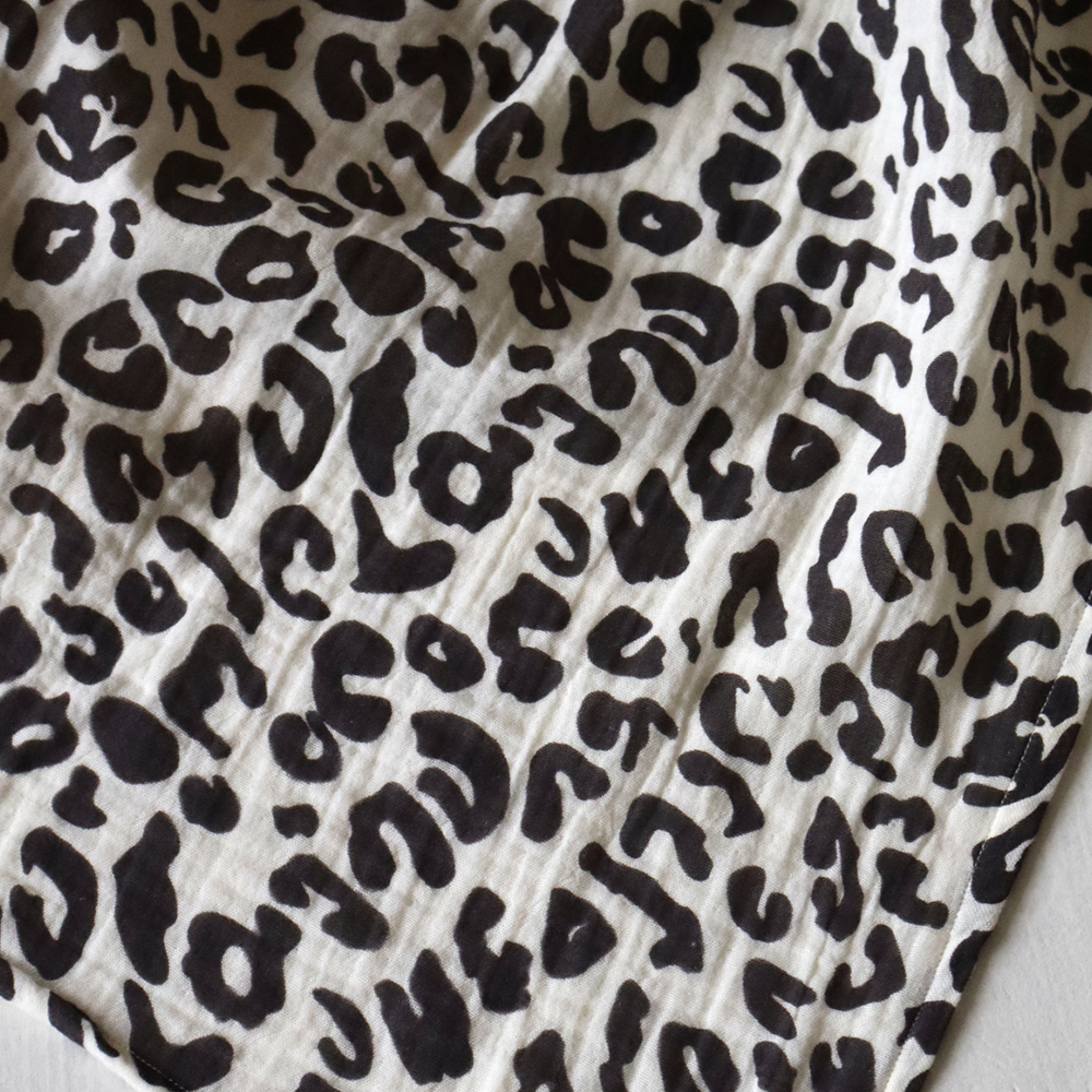Studio Noos Swaddle 70 x 70 cm Holy Cow - Online MY SNOWFLAKE