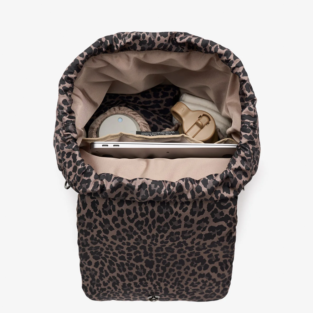 TIBA + MARL  Wickelrucksack mit Wickelunterlage 'Alto'  Leopard