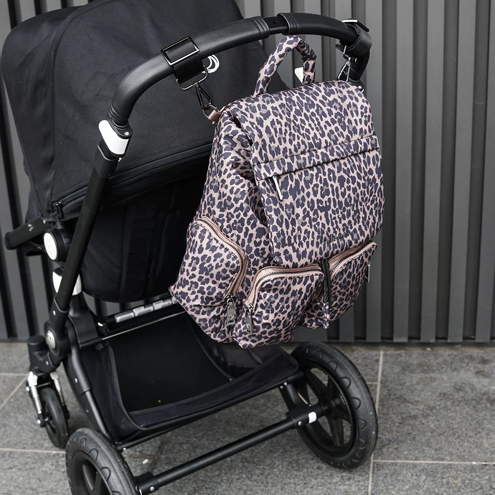TIBA + MARL  Wickelrucksack mit Wickelunterlage 'Alto'  Leopard