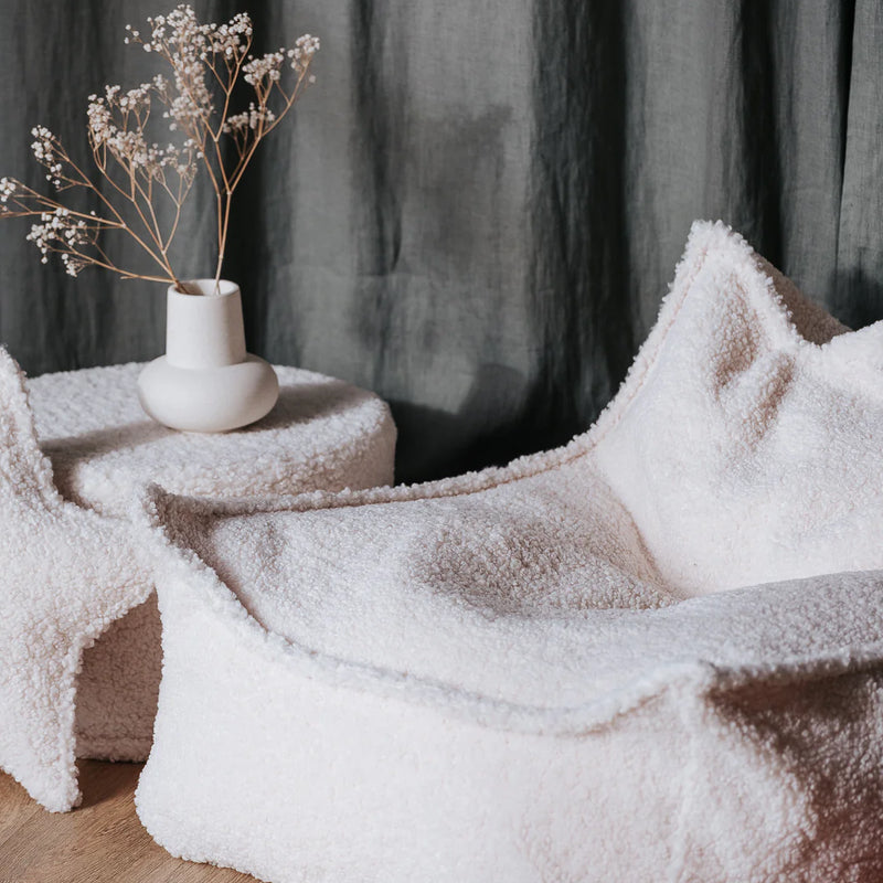 Kinder-Sitzsack aus Teddy-Stoff in Creme-Weiss von Wigiwama