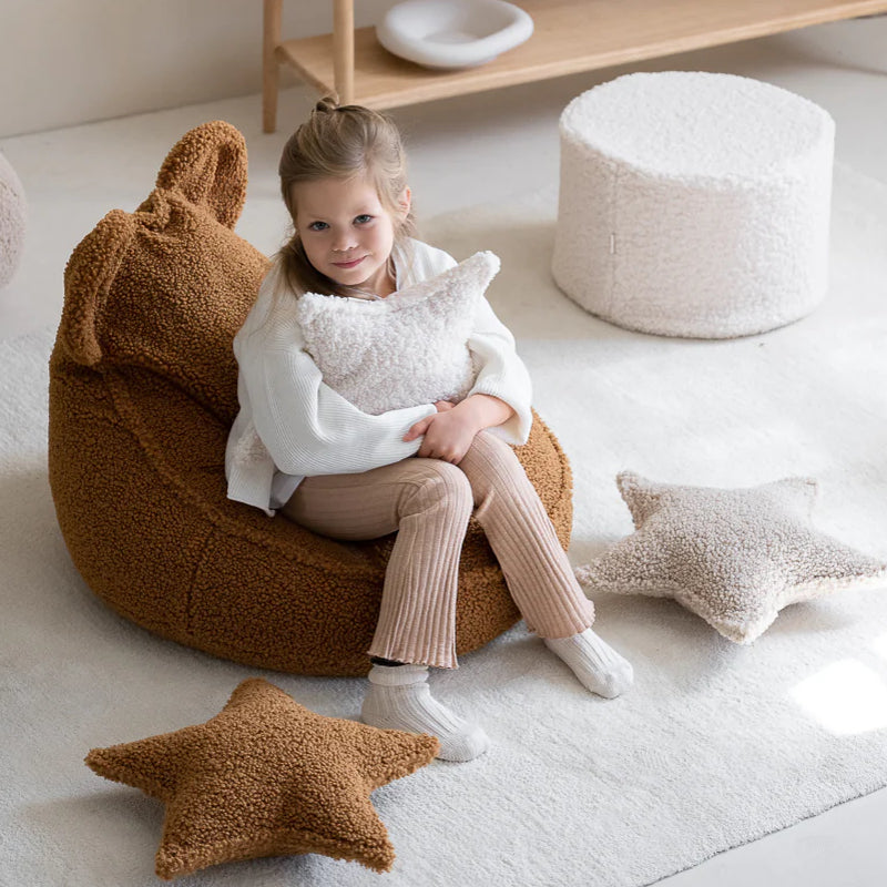 Kinder Sitzhocker in creme-weissem Teddystoff von Wigiwama