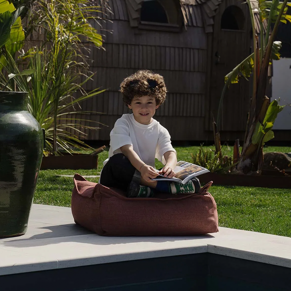 Wigiwama Outdoor Ottoman Pomegranate
