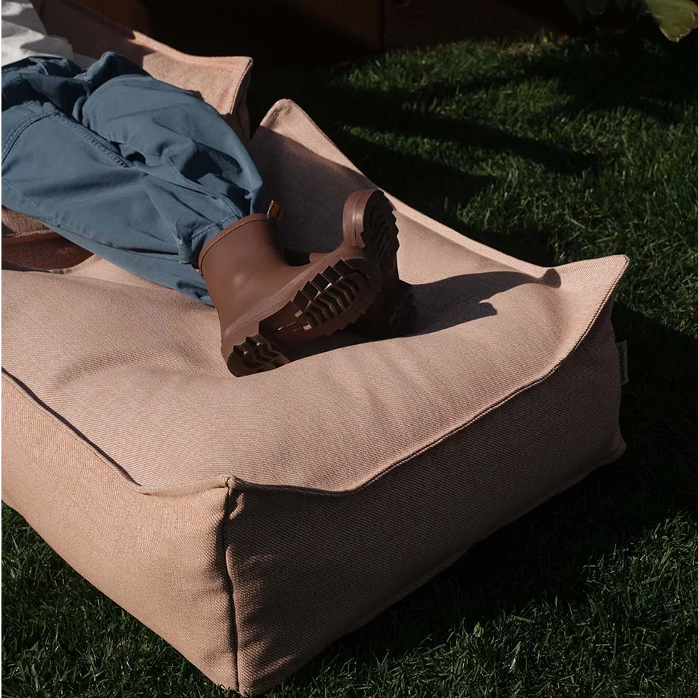 Wigiwama  Outdoor Ottoman Seashell