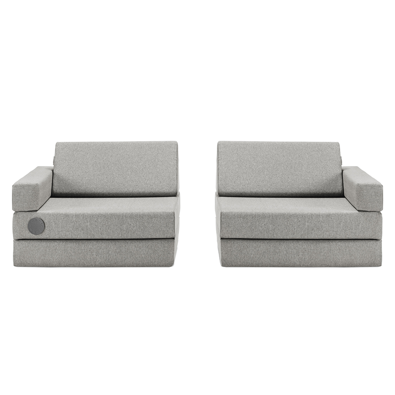 Wonderwuzz modulares Spielsofa 'OH SO SOFY' in der Farbe Grauffelo in zwei Teile geteilt. 