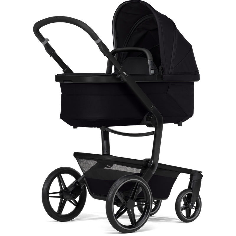 Joolz Day⁵ Kombi-Kinderwagen in der Farbe Space Black mit Wanne.