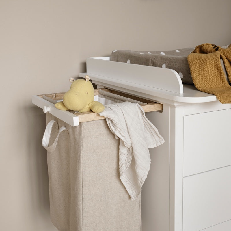Oliver Furniture Seaside commode à langer avec 6 tiroirs, coulisses et sac à linge inclus Blanc