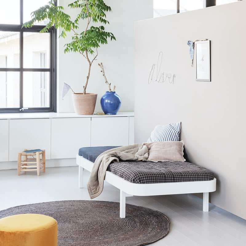 Oliver Furniture  Wood Lounger Bett 90 x 200 cm  Weiss