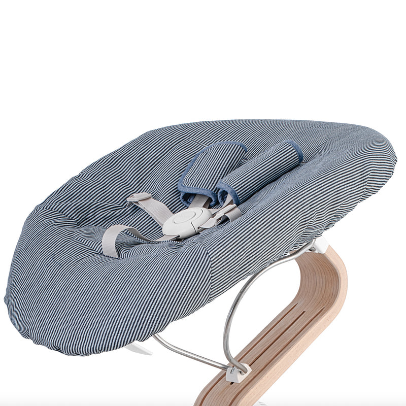 Stokke®  wendbarer Matratzenbezug für den Nomi Babyaufsatz  Chambray/Striped