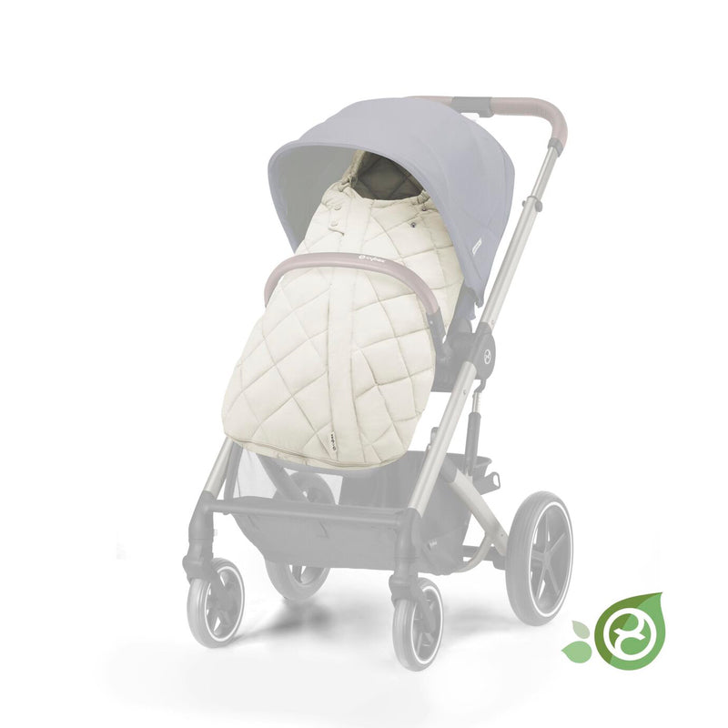 Fusssack in Beige von Cybex in Kinderwagen.