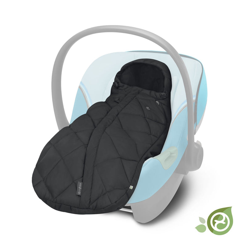 Snogga 2 Mini Moon Black in Babyschale 