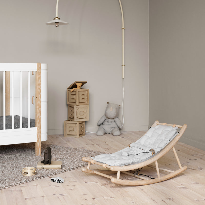 Oliver Furniture  Wood Baby- und Kleinkindwippe  Eiche/Grau