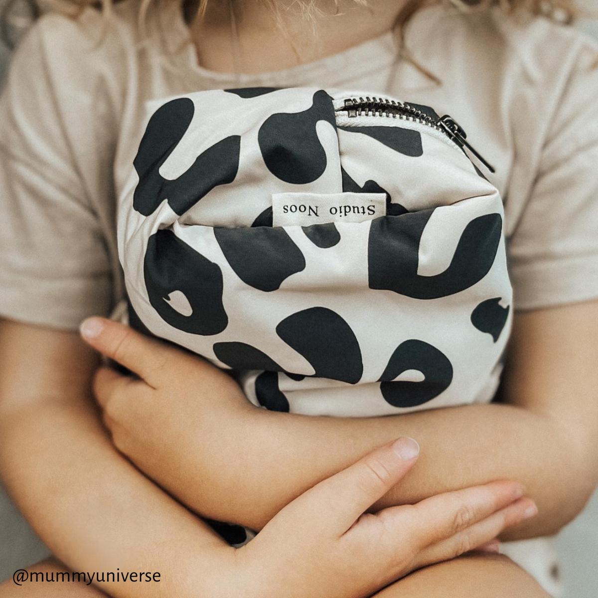 Studio Noos  Necessaire 'Pouch'  Holy Cow - Online MY SNOWFLAKE
