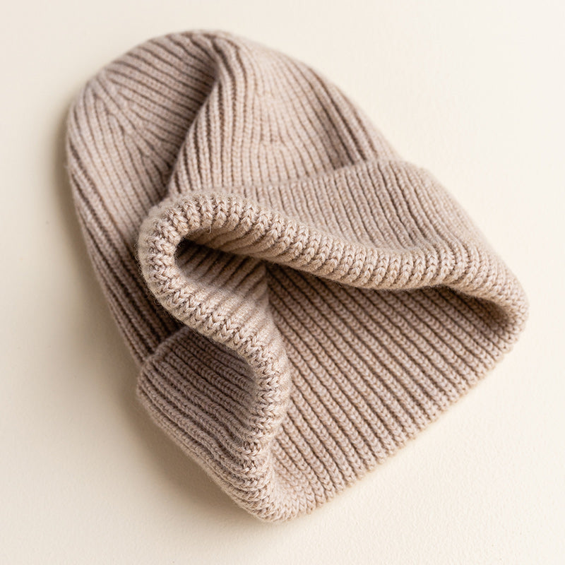 Hvid  Beanie Fonzie für Erwachsene Sand - Online MY SNOWFLAKE