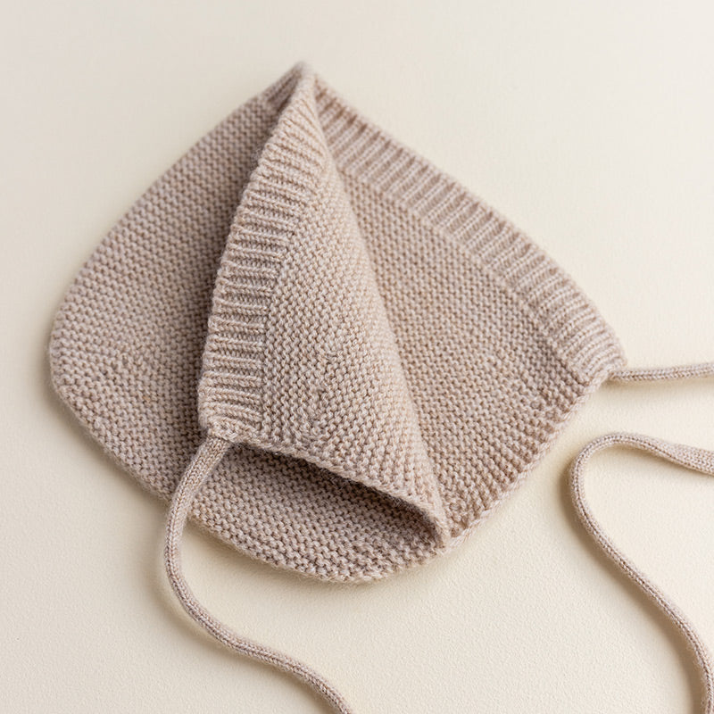 Hvid  Baby Strickmütze Dolly  Sand - Online MY SNOWFLAKE