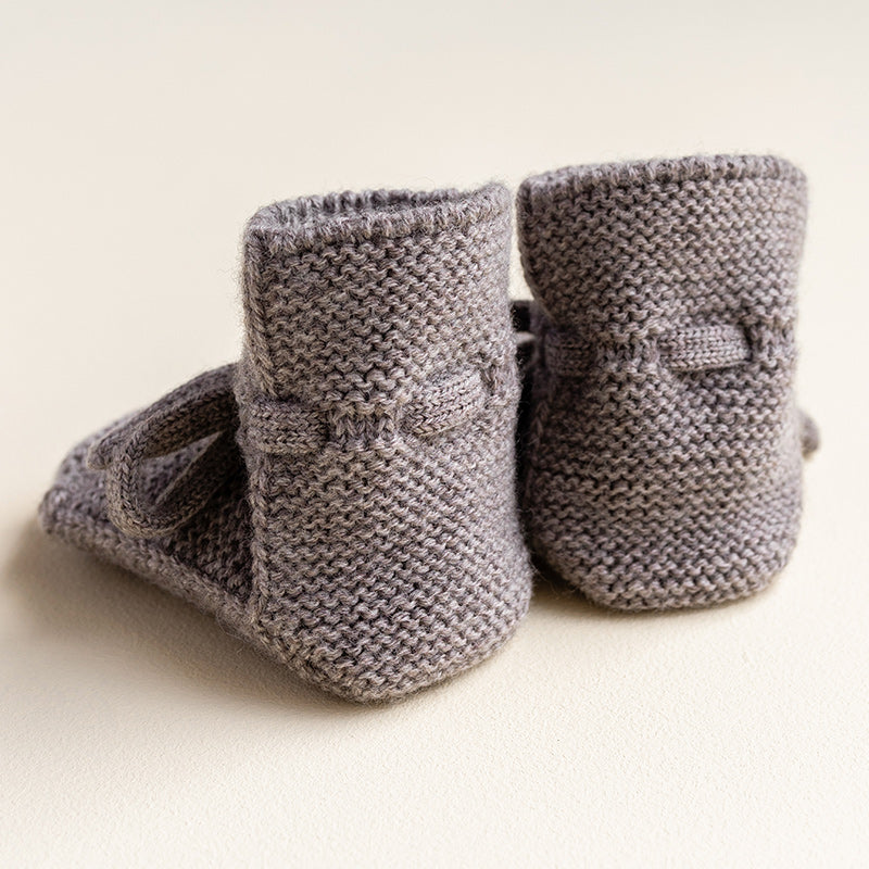 Chaussons bébé en maille loutre blancs