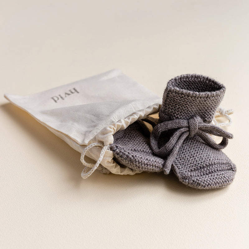 Chaussons bébé en maille loutre blancs