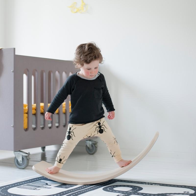 Wobbel <br/> Original Balance Board transparent lackiert mit Filz <br/> Sky,Holzspielzeug, Wobbel - SNOWFLAKE kindermöbel concept store