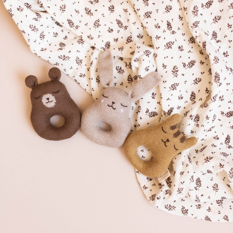 Main Sauvage Teddy Rattle