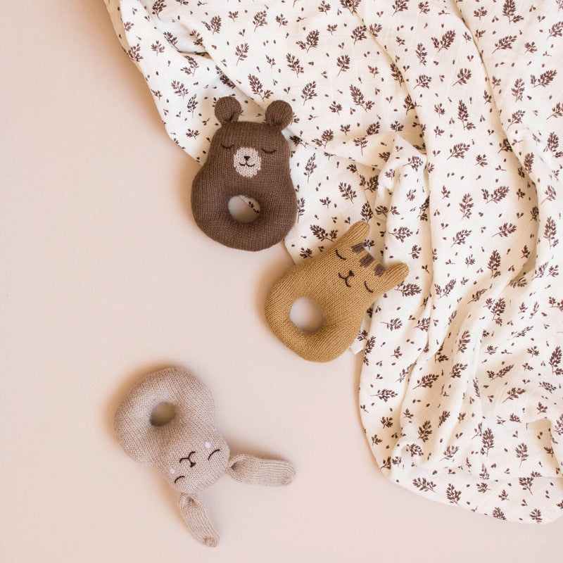 Main Sauvage Teddy Rattle