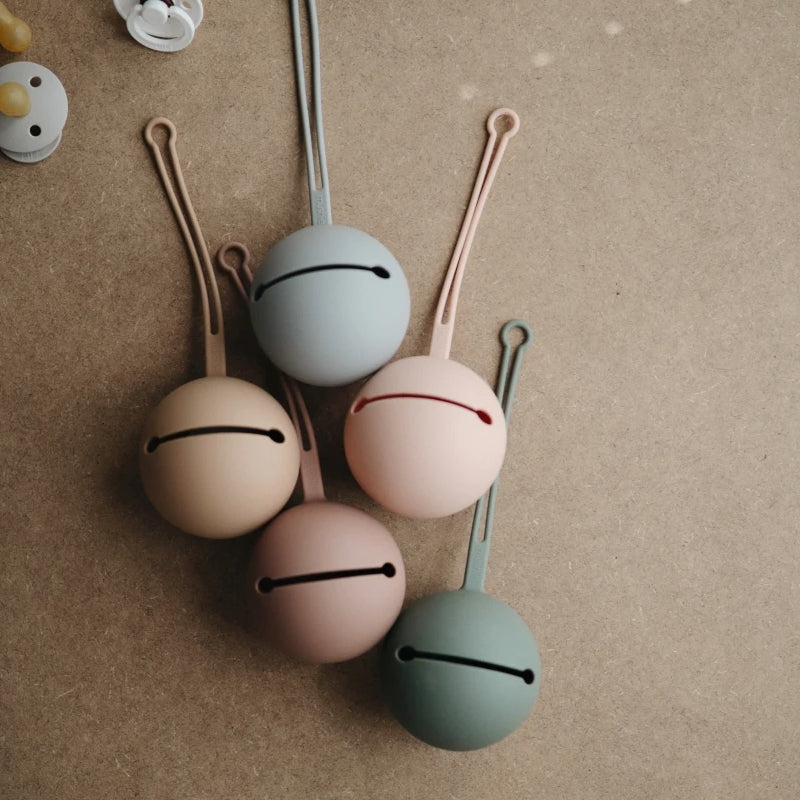 Mushie  Silikon Schnullerbox  Pale Taupe - Online MY SNOWFLAKE