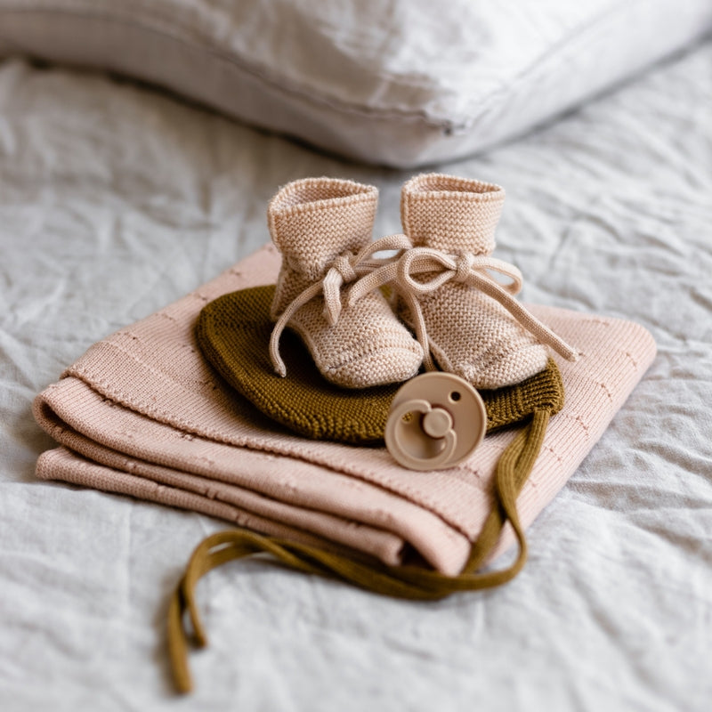 Hvid  Baby Strickschuhe  Apricot - Online MY SNOWFLAKE