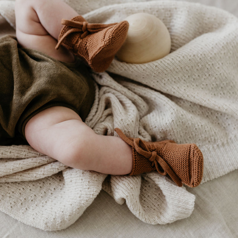 Hvid  Baby Strickschuhe Booties  Terracotta - Online MY SNOWFLAKE